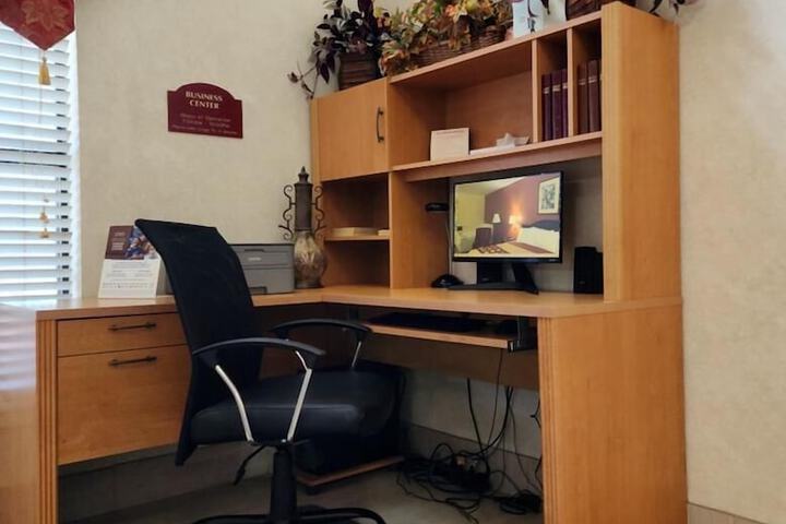 Business Center 27 of 27