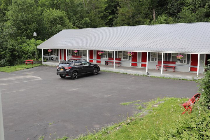 Reynolds House Inn & Motel