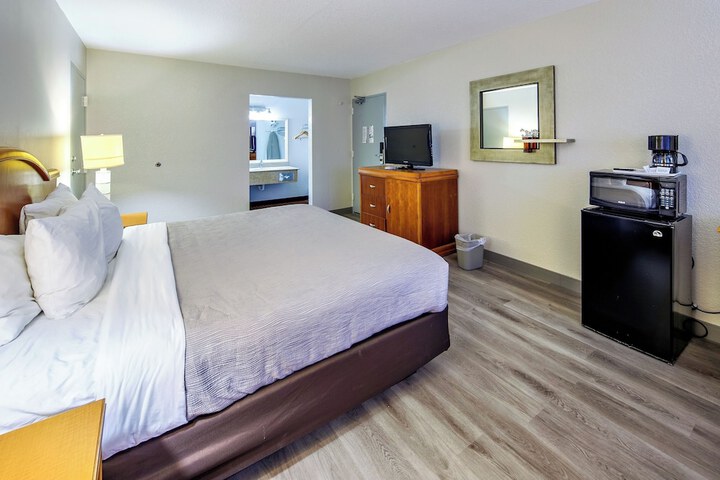 Room 34 of 79