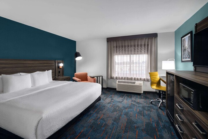 Room 18 of 29