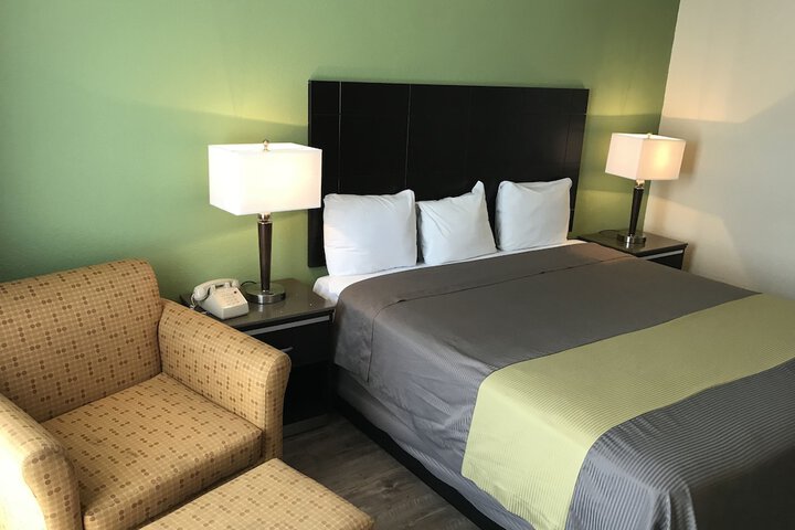 Room 25 of 27