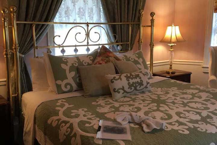 Room 4 of 37
