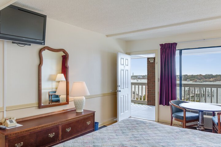 Room 19 of 24