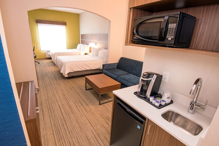 Room 14 of 34