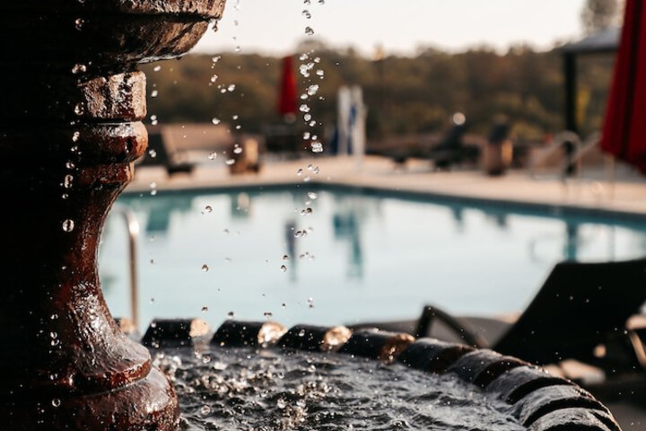 Pool 21 of 68