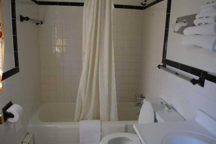 Room 16 of 23