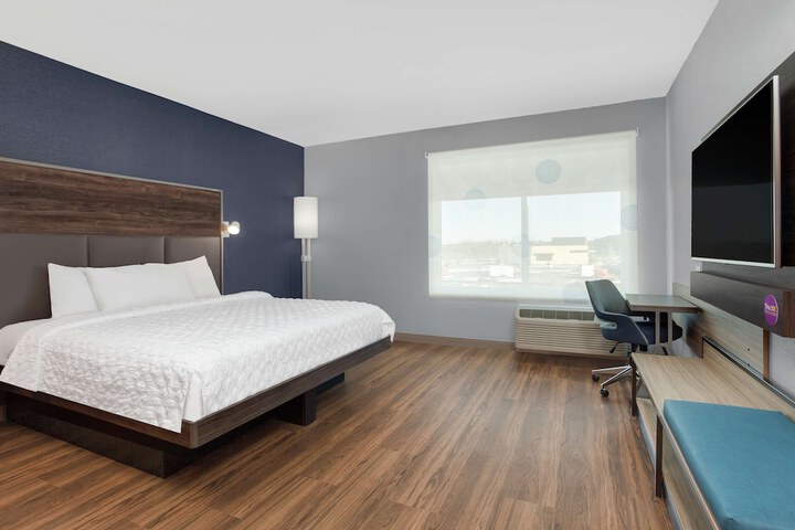 Room 13 of 24