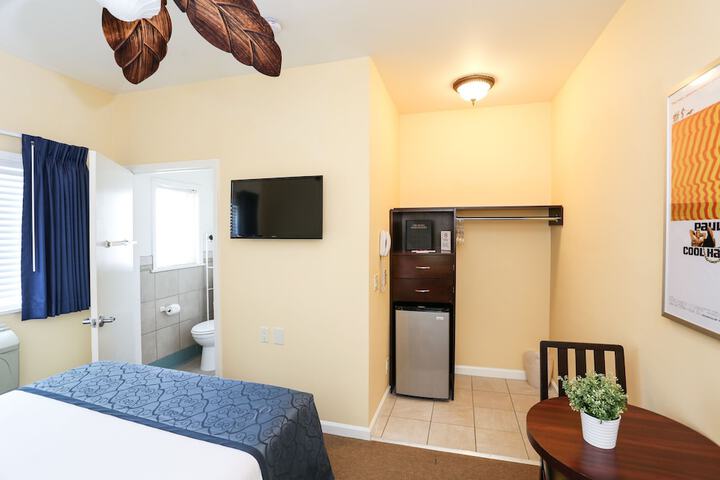Room 11 of 51