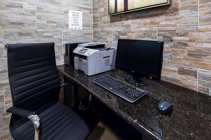 Business Center 34 of 34