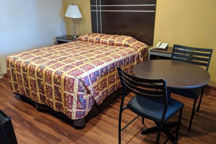 Room 13 of 22