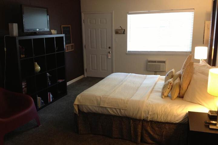 Room 32 of 70