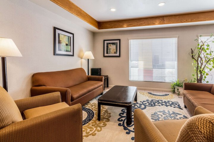 Quality Inn Fresno Near University