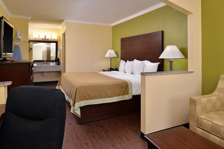 Room 13 of 24