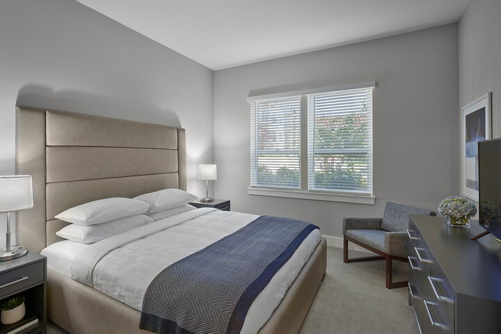 Room 32 of 60