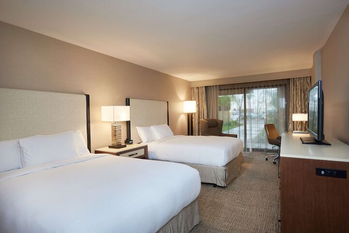 DoubleTree by Hilton Fresno Convention Center