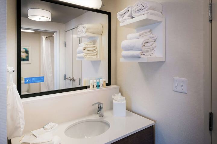 Room 42 of 65