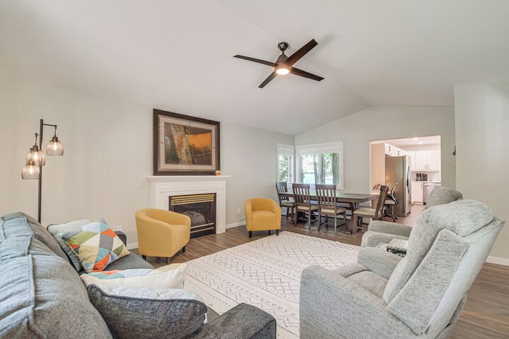 Spacious Detroit Lakes Home w / Private Deck!