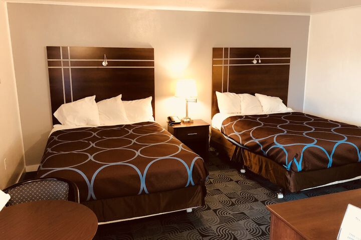 Room 16 of 33
