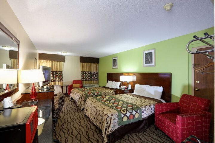Room 19 of 37