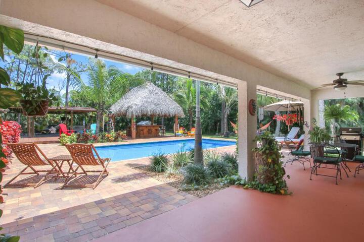 Private Tropical Paradise Guesthouse!