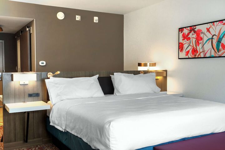 Room 20 of 65