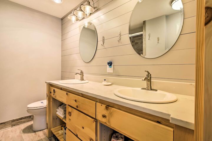 Beachfront Lincoln City Condo-patio & Pool Access!