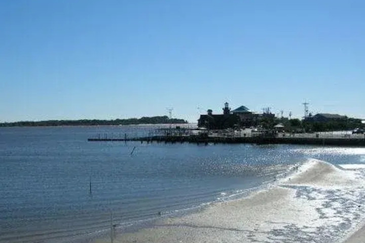 CEDAR COVE BEACH AND YACHT CLUB