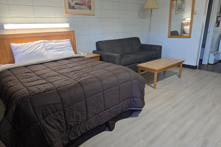 Camelot Court Motel