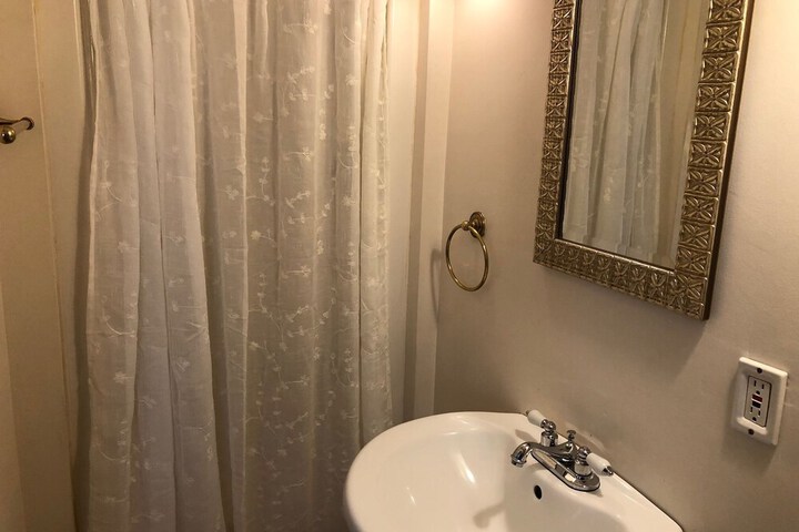 Room 13 of 50