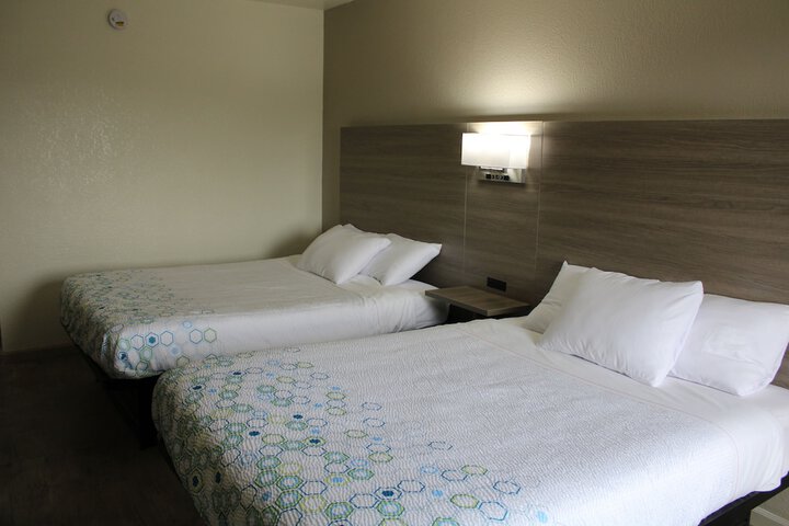 Room 13 of 19