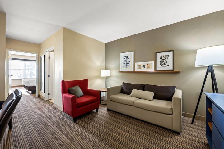 Country Inn & Suites by Radisson RED Wing, MN