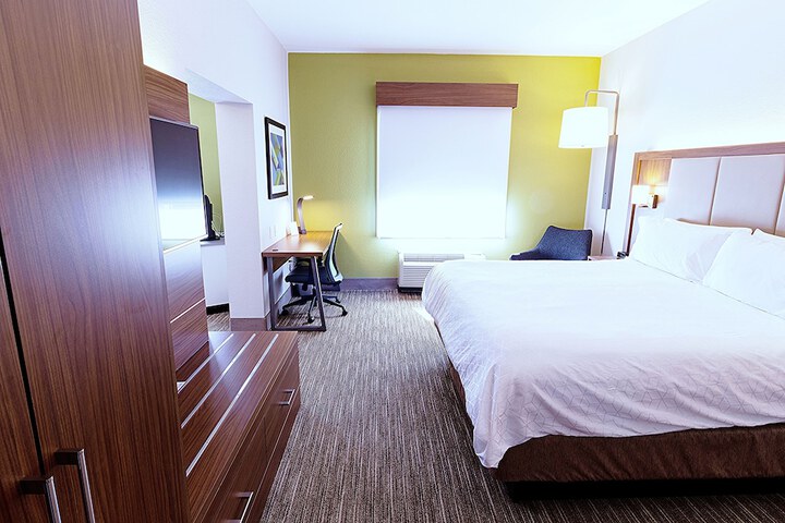Room 14 of 42