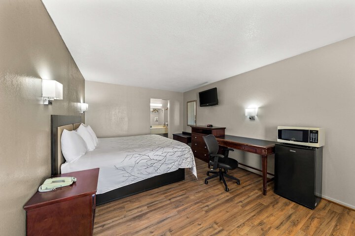 Room 19 of 30