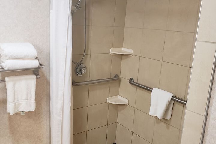 Holiday Inn Express Grove City by IHG