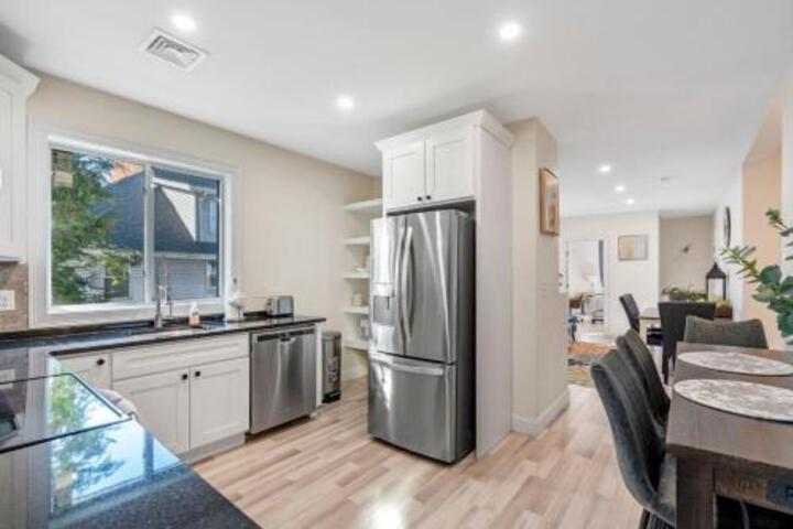 Private Luxury Framingham Condo Near Boston