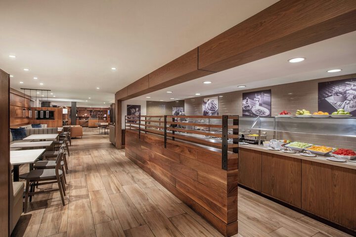 Four Points by Sheraton Los Angeles Westside