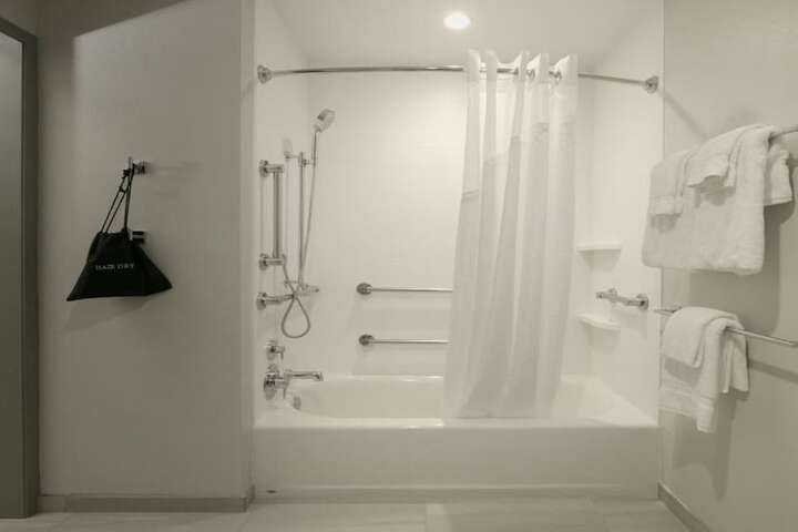Holiday Inn Express Mt. Vernon by IHG