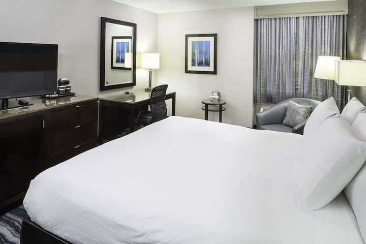 Room 9 of 34