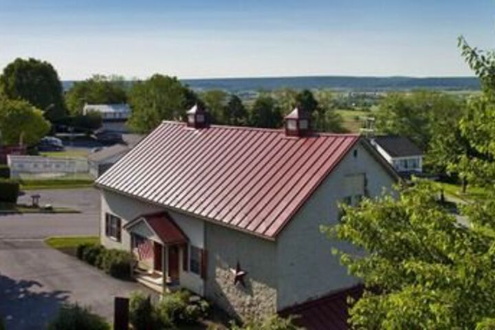 Artists Inn & Gallery