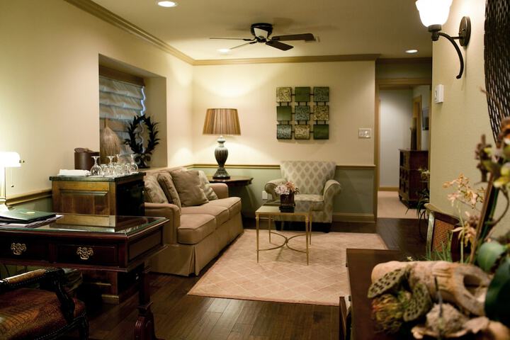Room 33 of 60