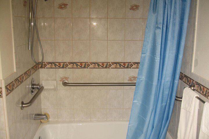Room 9 of 34