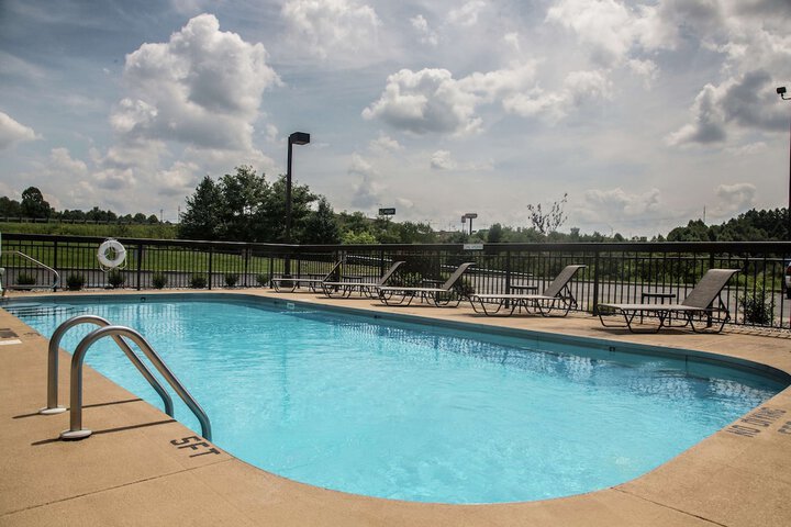 Pool 4 of 35