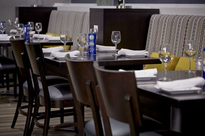 Dining 18 of 40