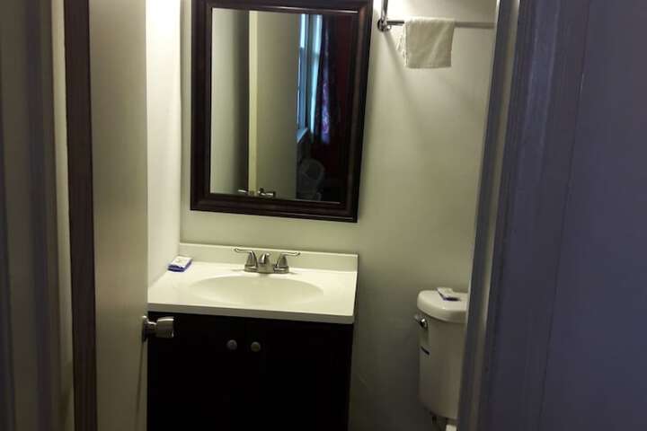 Room 13 of 18