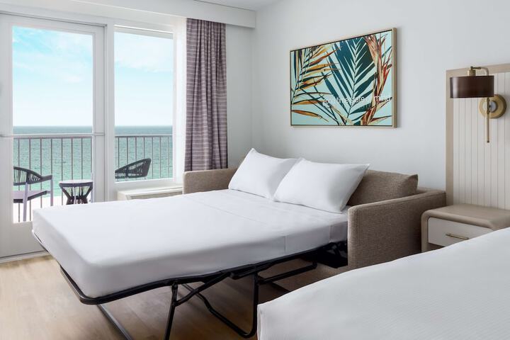 Beal House Fort Walton Beach Tapestry Collection by Hilton
