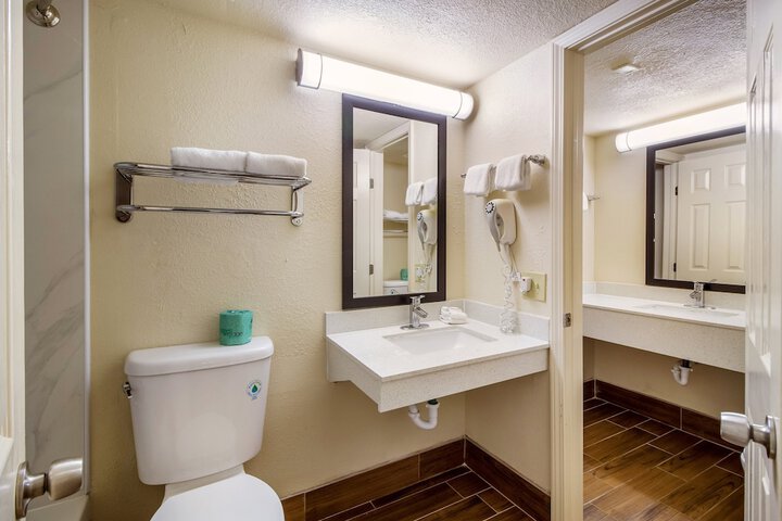 Room 19 of 30