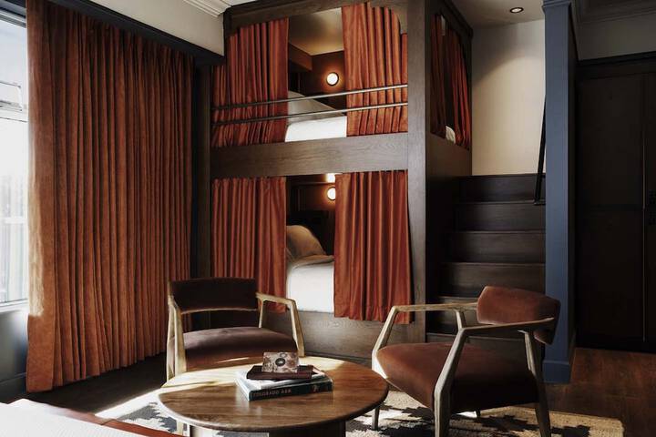 Room 15 of 40