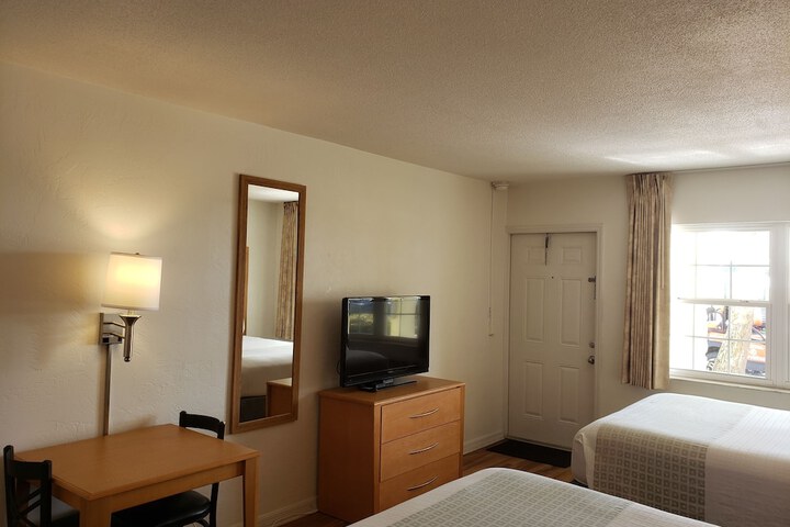Room 25 of 33
