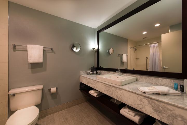 Crowne Plaza Springfield by IHG