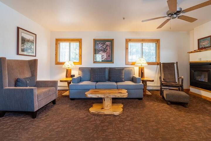 Red Wolf Lakeside Lodge
